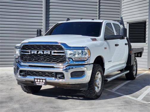 2022 RAM 2500 Tradesman Crew Cab 4x4 6'4' Box