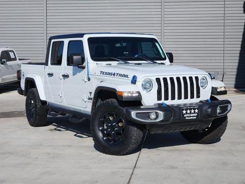 Bright White Clearcoat 2023 Jeep Gladiator Texas Trail 4x4