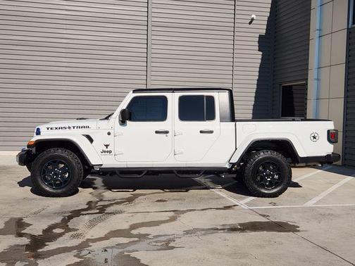 Bright White Clearcoat 2023 Jeep Gladiator Texas Trail 4x4