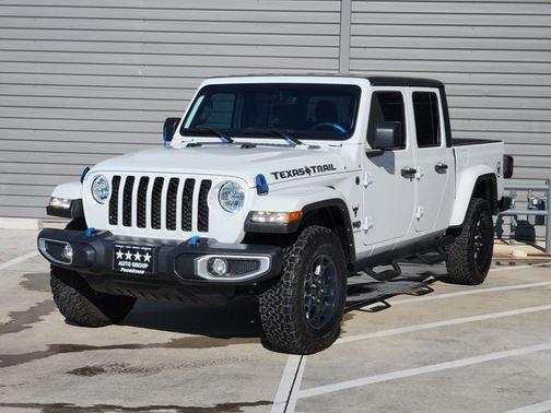 Bright White Clearcoat 2023 Jeep Gladiator Texas Trail 4x4