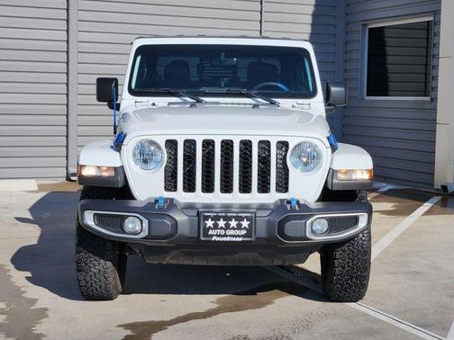 Bright White Clearcoat 2023 Jeep Gladiator Texas Trail 4x4
