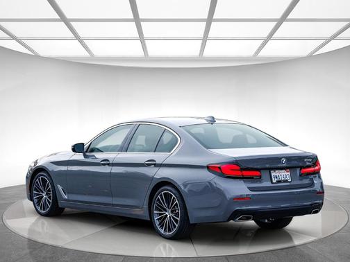 2022 BMW 530 i