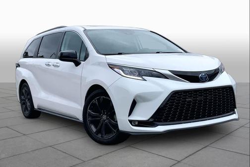 White 2022 Toyota Sienna XSE 7 Passenger