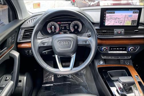 2022 Audi Q5 45 S line Premium Plus