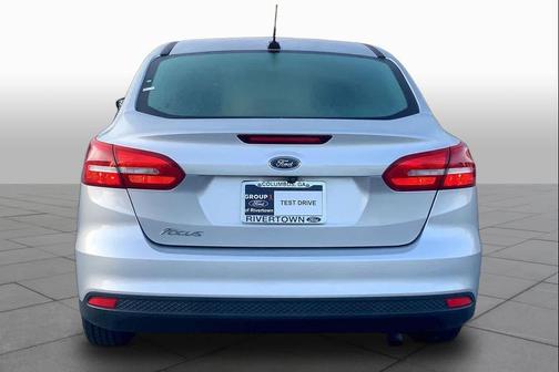 INGOT SILVER 2018 Ford Focus SE