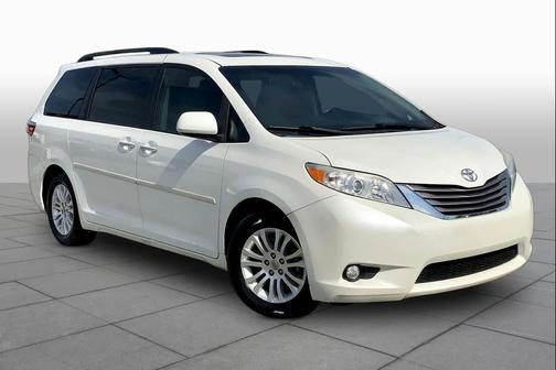 Blizzard Pearl 2015 Toyota Sienna XLE
