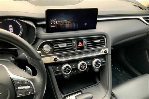 2023 Genesis G70 2.0T RWD