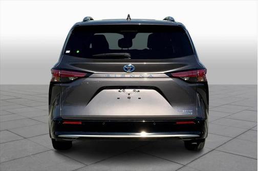 2024 Toyota Sienna Platinum 7 Passenger