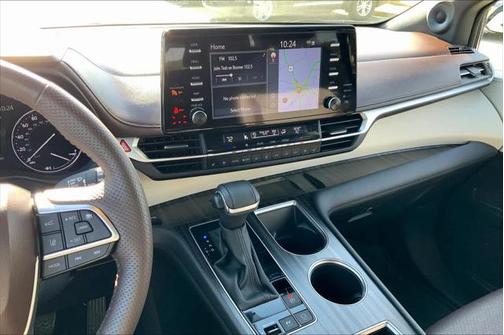 2024 Toyota Sienna Platinum 7 Passenger
