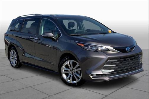 2024 Toyota Sienna Platinum 7 Passenger