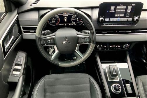 2023 Mitsubishi Outlander SE Black Edition 2WD