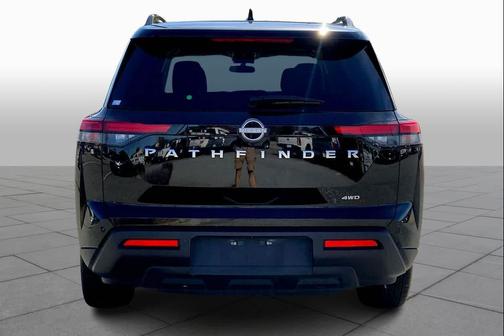 2025 Nissan Pathfinder SV 4WD