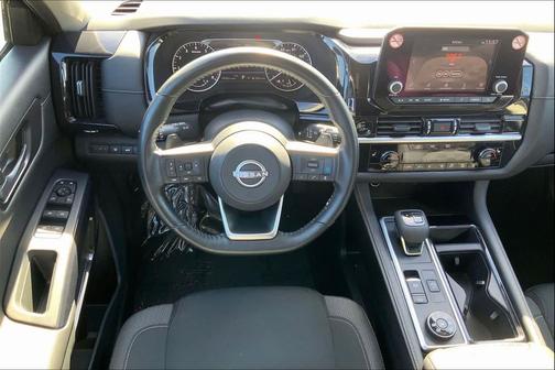 2025 Nissan Pathfinder SV 4WD