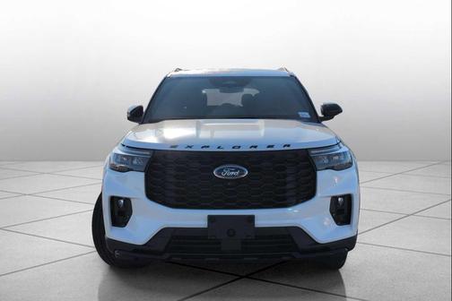 Star White Metallic Tri-Coat 2026 Ford Explorer ST-Line