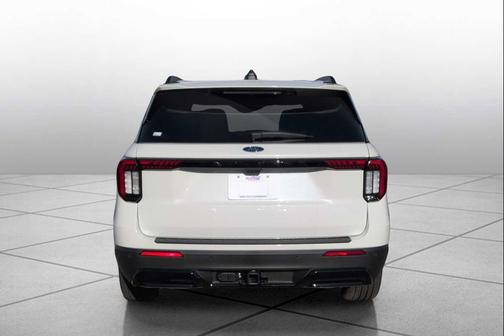 Star White Metallic Tri-Coat 2026 Ford Explorer ST-Line