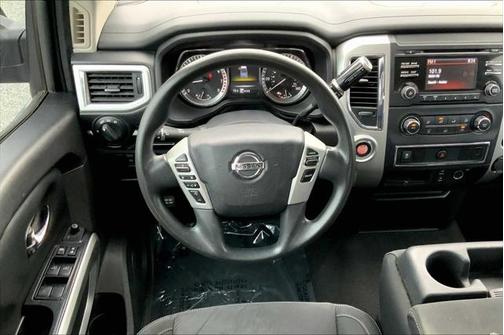 2017 Nissan Titan SV