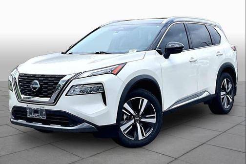 Pearl White Tricoat/Super Black 2023 Nissan Rogue SL