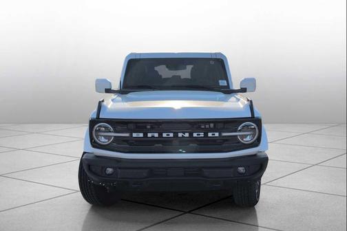 OXFORD WHITE 2026 Ford Bronco Outer Banks