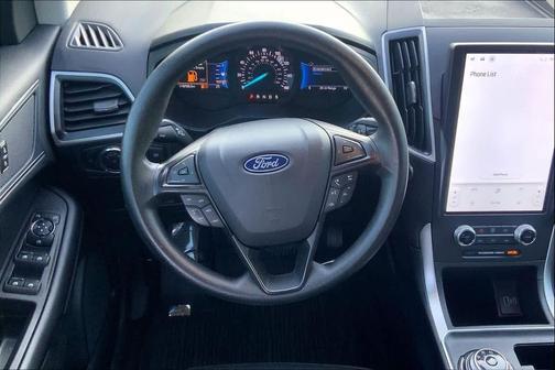 Agate Black Metallic 2024 Ford Edge SE