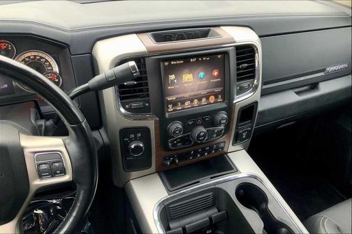 2017 RAM 2500 Laramie Crew Cab 4x4 8' Box