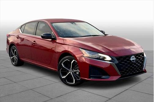 2025 Nissan Altima SR FWD