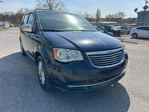 2014 Chrysler Town & Country Touring-L