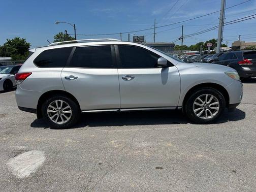 Brilliant Silver 2014 Nissan Pathfinder SV