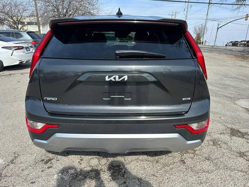 2023 Kia Niro LX