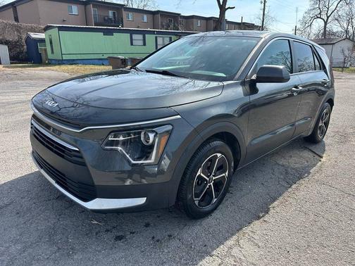 2023 Kia Niro LX