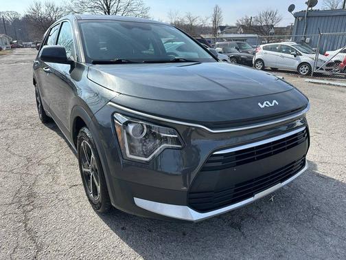 2023 Kia Niro LX