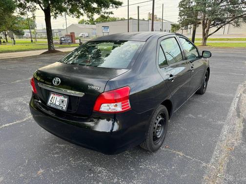2012 Toyota Yaris L
