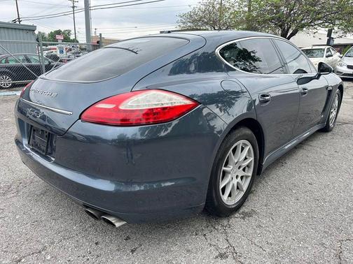 2011 Porsche Panamera 4