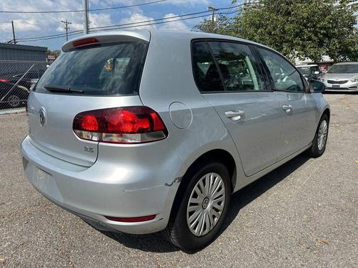 2010 Volkswagen Golf 4-Door