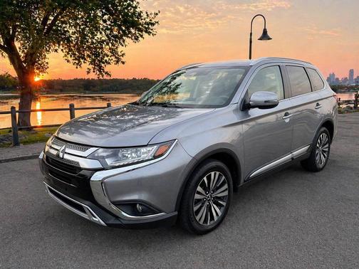 Mercury Gray Metallic 2020 Mitsubishi Outlander SEL