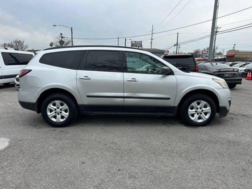2017 Chevrolet Traverse LS