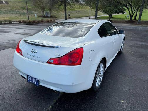 2011 INFINITI G37 Journey