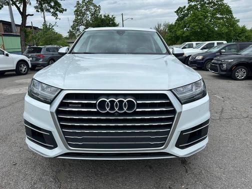 White 2019 Audi Q7 55 Premium Plus