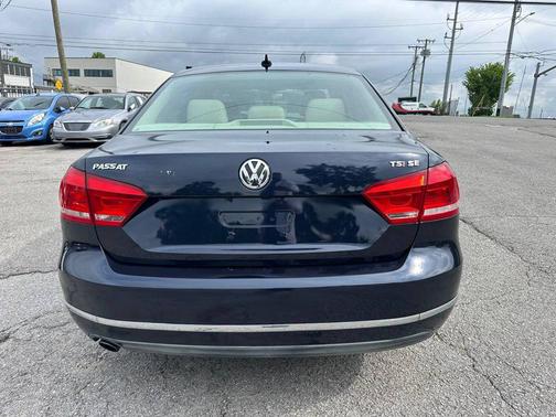 Night Blue Metallic 2015 Volkswagen Passat 1.8T Auto SE w/Sunroof & Nav