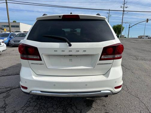 White 2016 Dodge Journey Crossroad