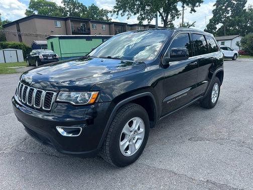 Diamond Black Crystal Pearlcoat 2017 Jeep Grand Cherokee Laredo