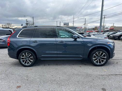 2018 Volvo XC90 T6 Momentum