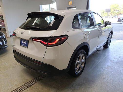 2025 Honda HR-V LX