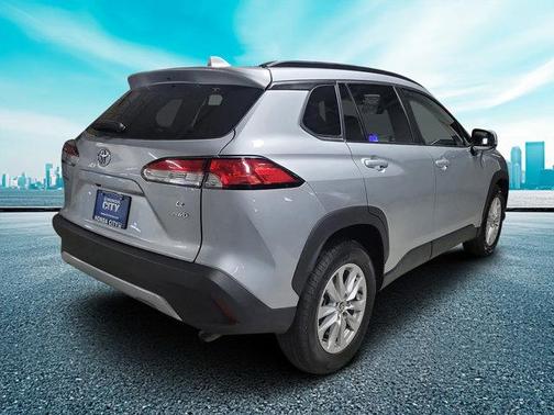 2024 Toyota Corolla Cross LE