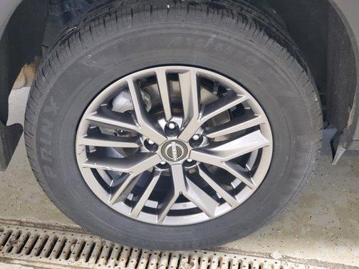 Gun Metallic 2024 Nissan Rogue S
