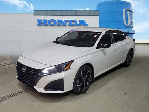 2023 Nissan Altima SR Intelligent AWD