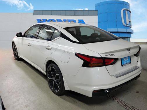 2023 Nissan Altima SR Intelligent AWD