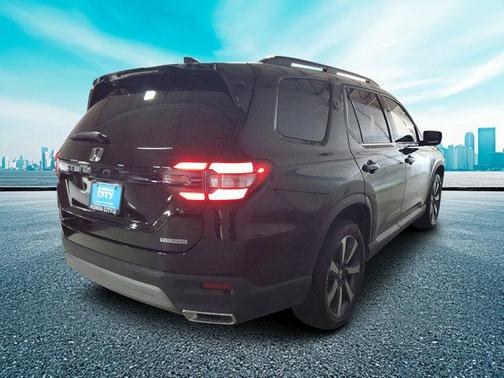 2024 Honda Pilot Touring 8-Passenger