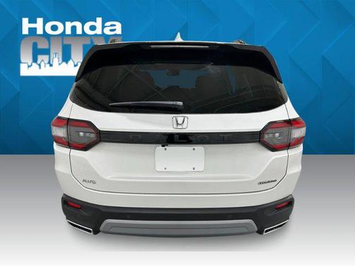 2025 Honda Pilot Touring 8-Passenger
