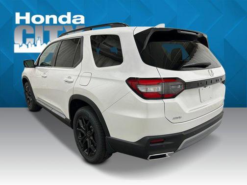 2025 Honda Pilot Touring 8-Passenger