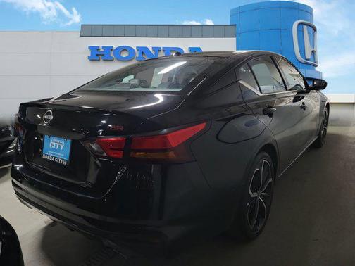 2023 Nissan Altima SR FWD